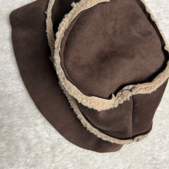 Winter hat - Picture 4 of 4